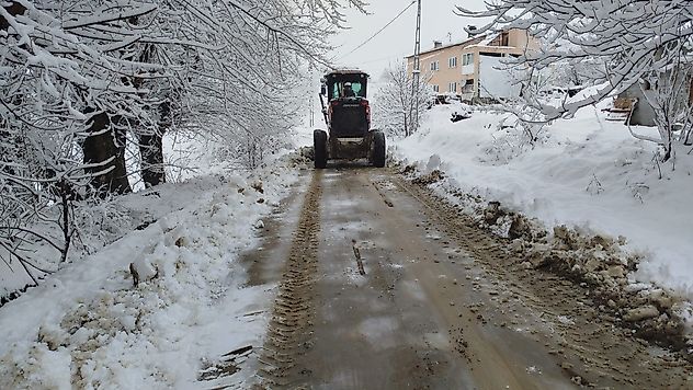 Kar Yağışı Alarmı: Malatya'da Ekipler Gece Boyunca Sahadaydı