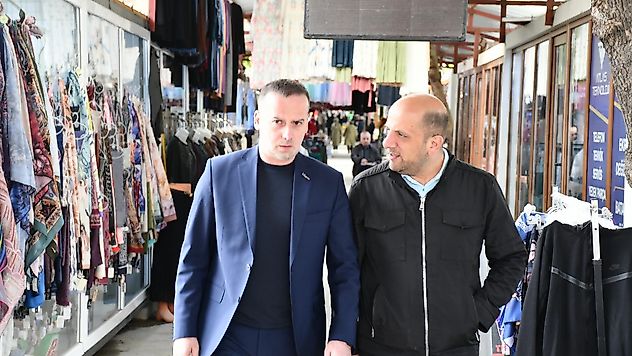 Karademir, Akpınar Esnaf Çarşısı'nda  kira krizine dikkat çekti