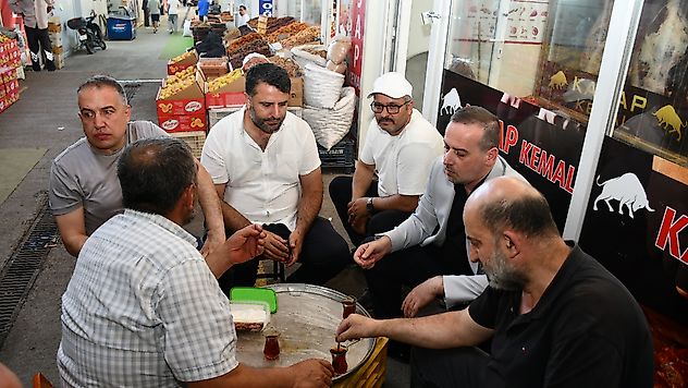Karademir: 'Esnafımız Kira, Vergi ve Borç Yükü Altında Ayakta Kalmaya Çalışıyor'