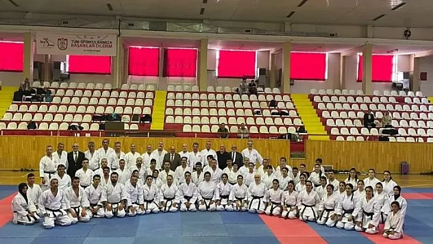 Karateci Melike GÜLŞEN  2. Dan oldu.