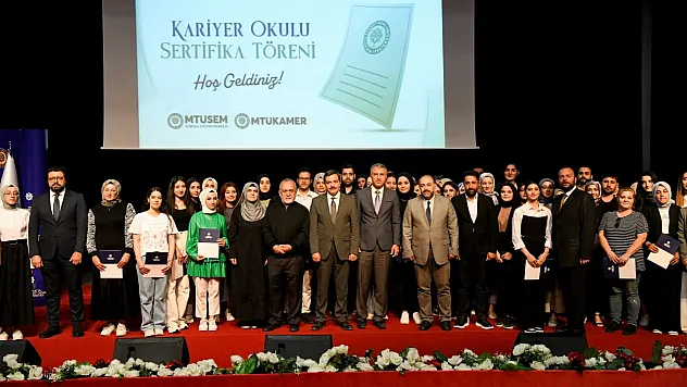 Kariyer Okulu Sertifika Programı Düzenlendi