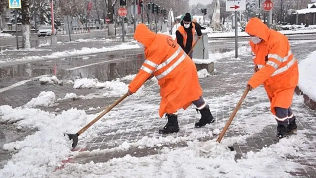 Karla Mücadele Kırsalda Ve Şehir Merkezinde Devam Ediyor