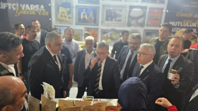 Kayısı Araştırma Enstitüsü, Çiftçilerle Agro Sivas'ta Buluştu