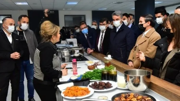 'Kayısı Çiçeği Festivali' Kale'de Devam Ediyor