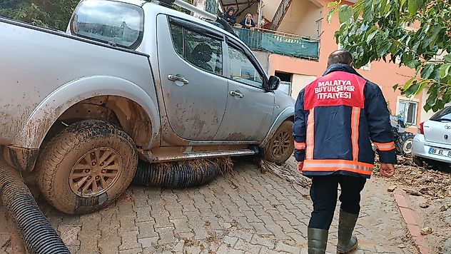Kayısı Üreticileri Sergenleri Kurtarmak İçin Seferber Oldu