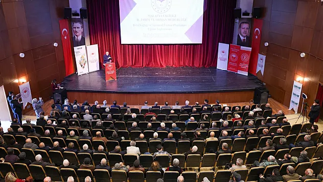 Kayısıda verim hedefi büyüyor: Üreticilere sahada uygulamalı bilgilendirme