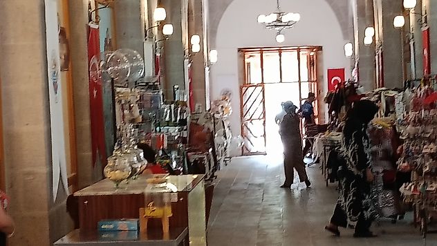 Kıhtır'dan Yusuf Paşa Bedesteni'ne Davet: 'Gelin, Görün, Alışveriş Yapın'