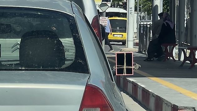 Kırılan Dikiz Aynasına 'Makyaj Aynalı' Geçici Çözüm