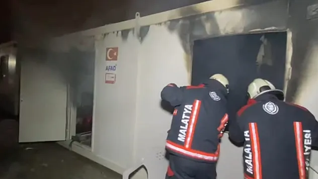 Konteyner Kentte Akşam Saatlerinde Yangın Paniği