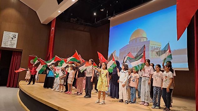 Kudüs ve Filistin Mesajı Tiyatro Sahnesinden Verildi