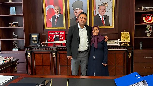 Kuluncak Belediye Başkanı Erhan Cengiz'e Ailesinden Sürpriz Ziyaret