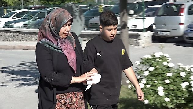 Kurban Keserken Kendilerini Yaraladılar: Hastaneler Doldu