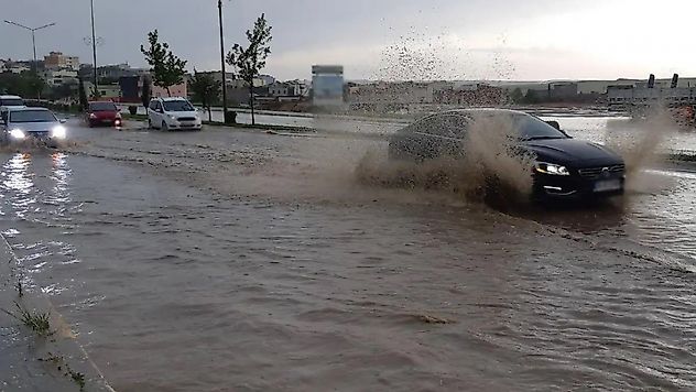 Kuvvetli yağış, fırtına ve kar uyarısı