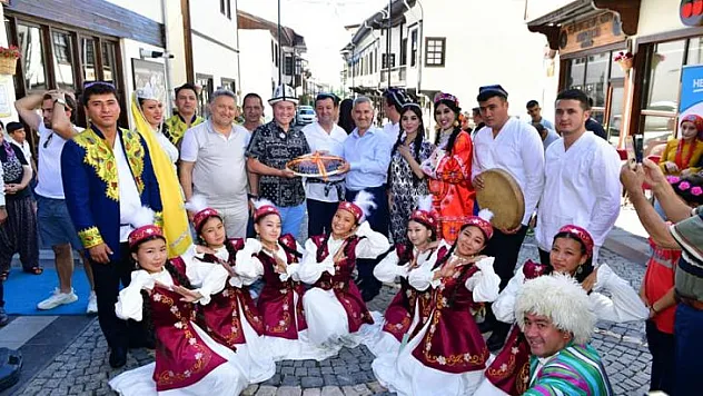 Lezzet Caddesi, Konaklar ve Müzelere Hayran Kaldık