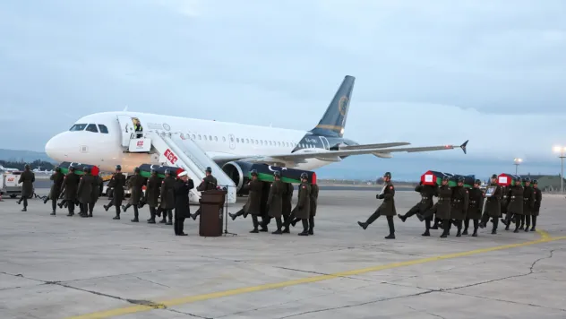 Libyalı komutanlar askerî törenle uğurlandı