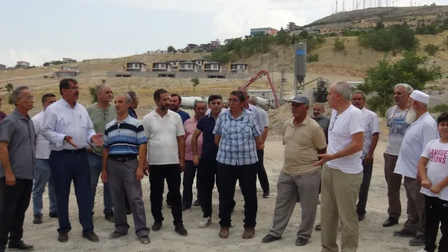 Mahalle sakinlerinden beton santrali tepkisi: Bir firma para kazanacak diye binlerce insanın sağlığını hiçe sayamaz!