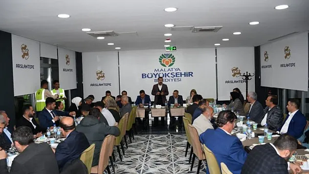 Malatya AK Parti Teşkilatı iftar programında bir araya geldi.
