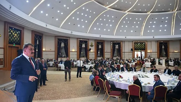 Malatya Büyükşehir Belediyesi 24 Kasım Öğretmenler Günü Programı Düzenledi