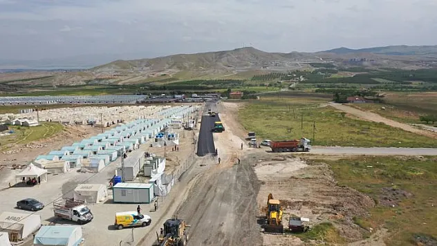 Malatya Büyükşehir Belediyesi Yol Çalışmalarına Devam Ediyor