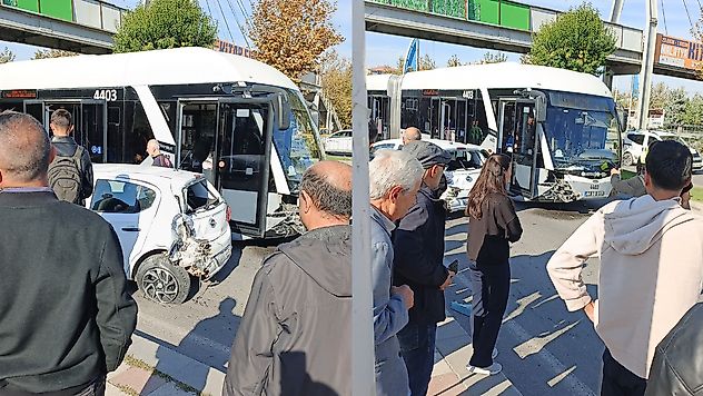Malatya Çevreyolu'nda Trambüs Kazası! 5 Kişi Yaralandı