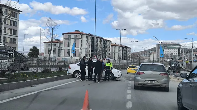 Malatya Çevreyolunda Kaza Trafiği Kilitledi