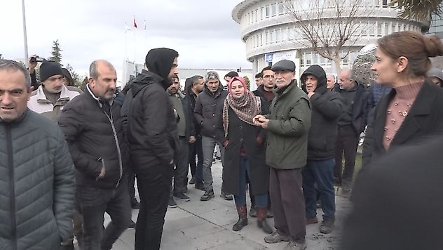 Malatya'da 150 Tekstil İşçisi Maaş Alamadığı İddiasıyla Eylem Yaptı