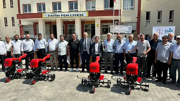 Malatya'da 60 üreticiye çapa makinesi desteği