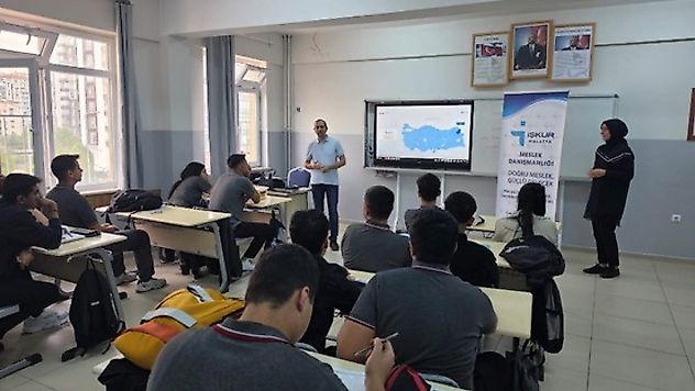 Malatya'da 7 Lisede Kariyer ve Meslek Semineri Düzenlendi
