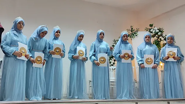 Malatya'da 8 hafizeye taç giydirildi