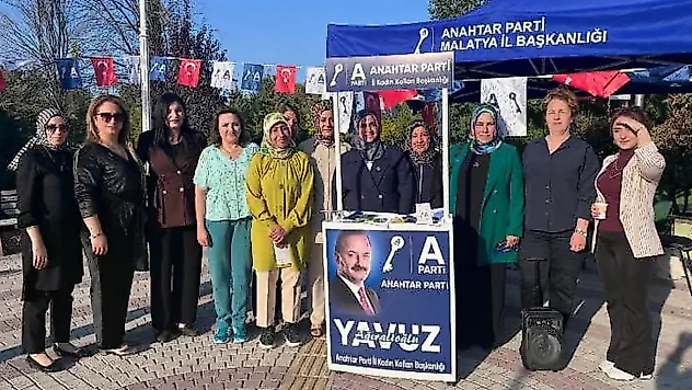 Malatya'da Anahtar Parti Rüzgârı: Çocuklara Hediye, Vatandaşlara Samimi Sohbet