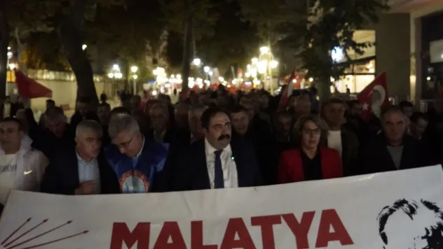 Malatya'da Cumhuriyet Bayramı Tartışması: Marşlar Repertuardan Çıkarıldı, Halk Sokaklara Taştı
