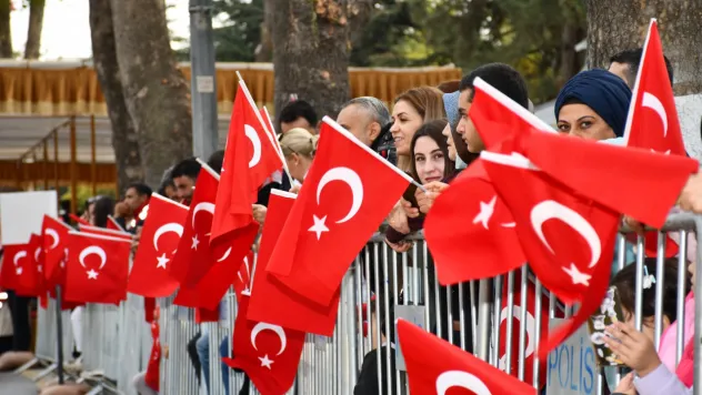 Malatya'da Cumhuriyet'in 102. Yılı Yağmura Rağmen Coşkuyla Kutlandı