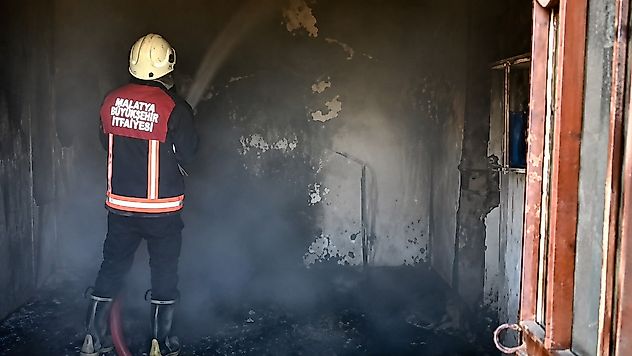 Malatya'da Ev Yangını Faciası: Fikriye Karakaya Yaşamını Yitirdi