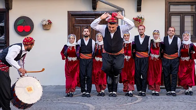 Malatya'da Folklorun Renkleri: Halaydan Tura'ya