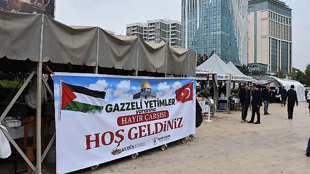 Malatya'da Gazzeli yetim çocuklar yararına hayır çarşısı açıldı