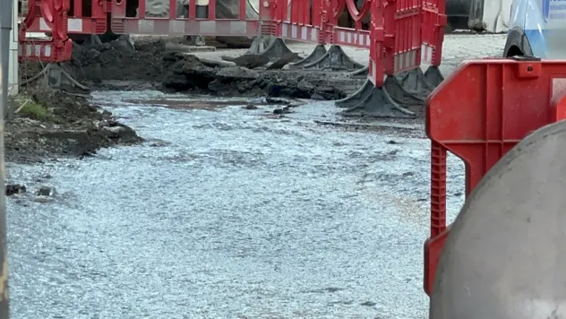 Malatya'da İçme Suyu Hattı Patladı, Sokaklar Sular Altında Kaldı