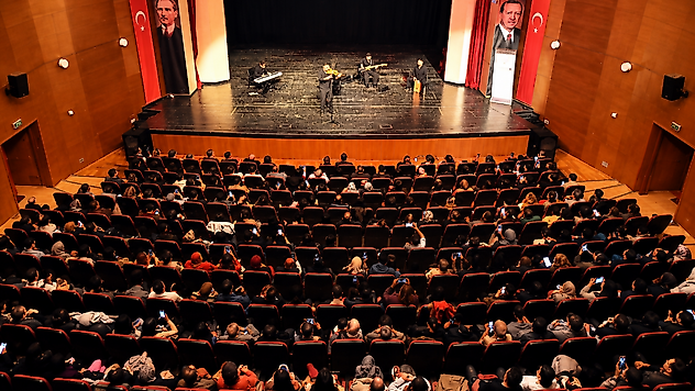 Malatya'da Javadoff Rüzgârı! Müzikseverlerden Yoğun İlgi