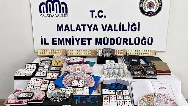 Malatya'da Kumar Baskını! 14 Bin TL ve Çok Sayıda Malzeme Ele Geçirildi