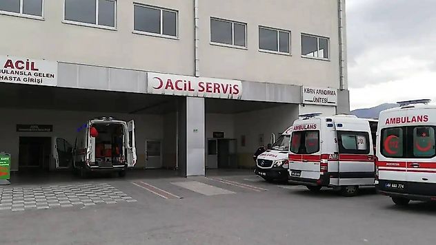 Malatya'da otomobil yayaya çarptı: 2 yaralı