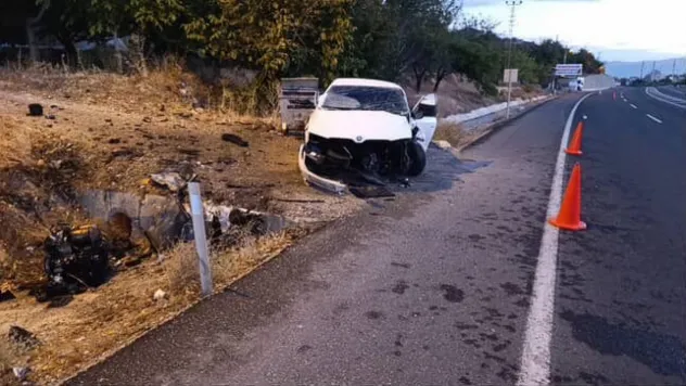 Malatya'da Otomobil Yoldan Çıktı: Sürücü Yaralandı