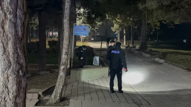 Malatya'da Parkta Silahlı Saldırı: 18 Yaşındaki Genç Yaralandı