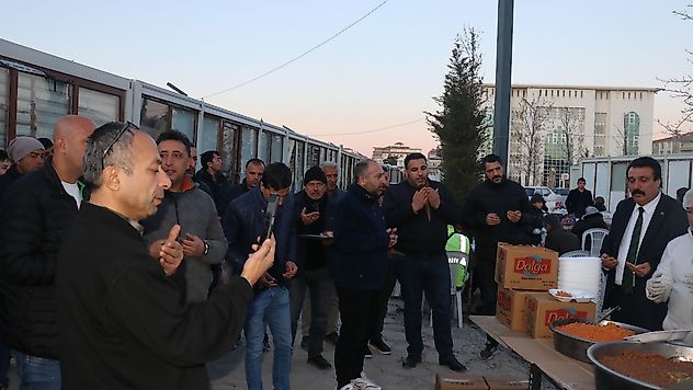 Malatya'da Ramazan Coşkusu: İftar Çadırında Dayanışma