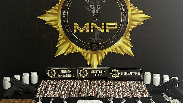 Malatya'da sokak satıcılarına operasyon: 8 tutuklama