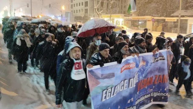 Malatya'da Vicdan Yürüyüşü: 'Dünyada Çocuklar Katledilirken Eğlence Yakışmaz'