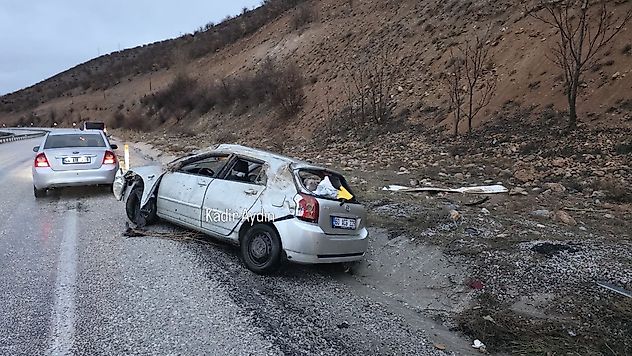 Malatya'da Yağış Nedeniyle Kaza: Otomobil Takla Attı