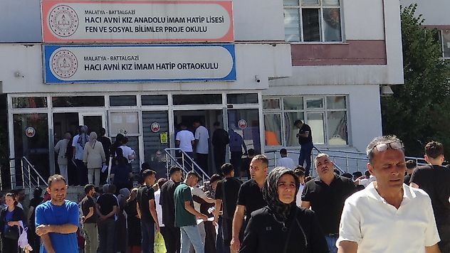 Malatya'da YKS heyecanı: Adaylar hedeflerini ve hayallerini anlattı