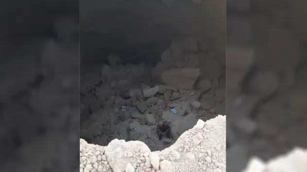 Malatya'da yol yapım çalışması esnasında göçük: İş makinası toprak altında kaldı