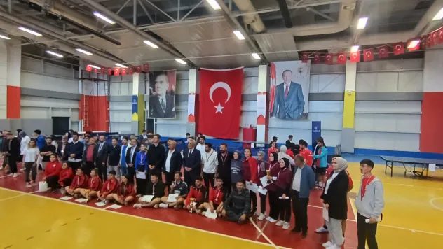Malatya Gençlik ve Spor Müdürlüğü GSB YURTLİG Masa tenisi takımı erkeklerde 1.nci oldu