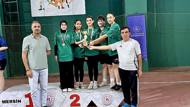 Malatya'nın Kız Badminton Takımından Büyük Başarı