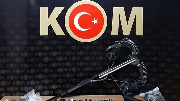 Malatya Polisi Çok Sayıda Silah ve Gümrük Kaçağı Ürün Ele Geçirdi